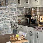 Anemoessa Stone House *