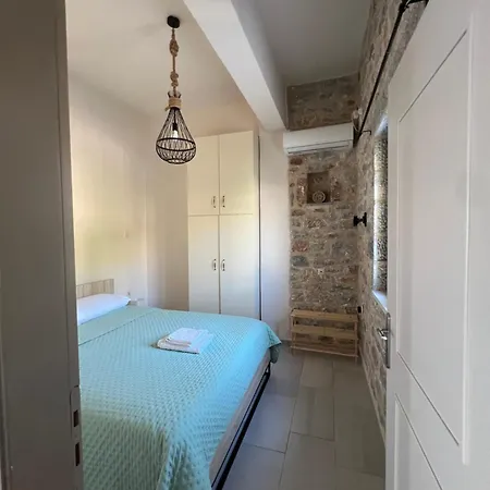 Anemoessa Stone House Ferienhaus *