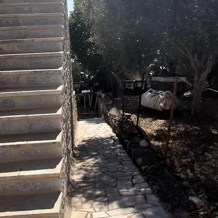 Anemoessa Stone House * 코쿨라