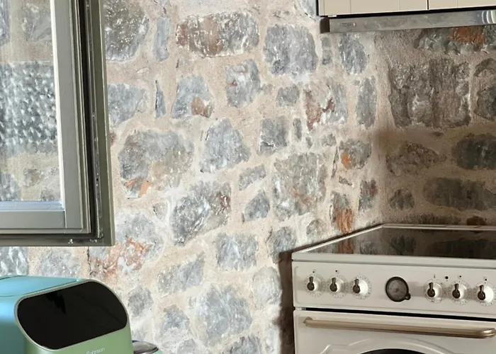 Nyaraló Anemoessa Stone House *