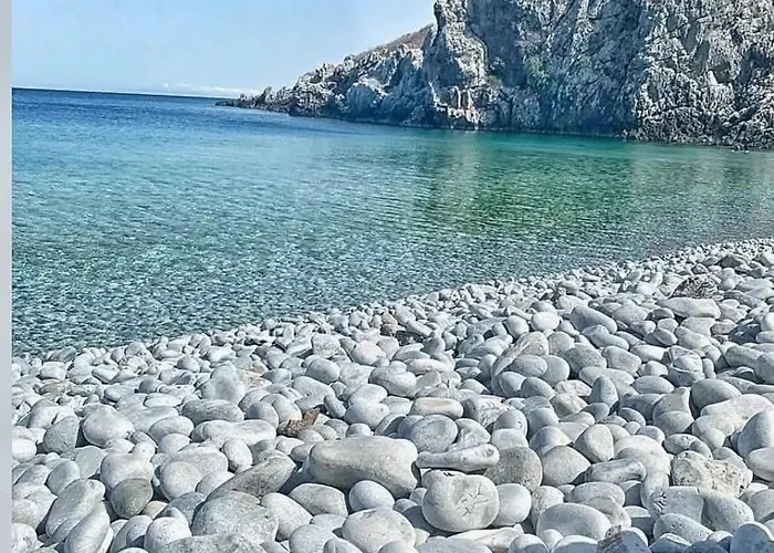 Nyaraló Anemoessa Stone House
